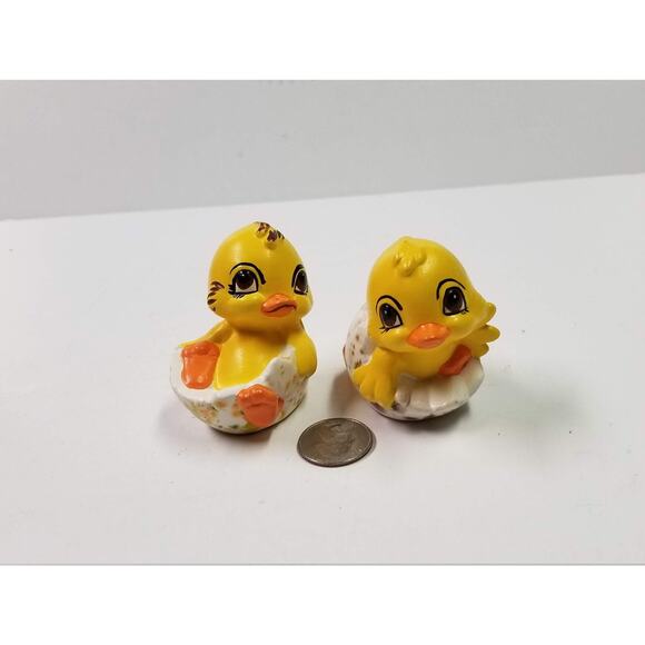 Vintage Chicks on Half Egg Shells, Easter Decor, Pair Baby Chickens Figurines - Picture 3 of 5